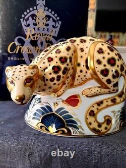 Royal Crown Derby Sinclairs Savannah Leopard P/wt Gold Stopper Boxed & Mint