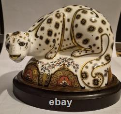 Royal Crown Derby Snow Leopard Paperweight Limited Connaught House