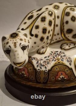 Royal Crown Derby Snow Leopard Paperweight Limited Connaught House