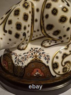 Royal Crown Derby Snow Leopard Paperweight Limited Connaught House