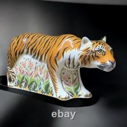 Royal Crown Derby Sumatran Tigress Gold Stopper New Boxed Genuine Royal Crown Derby Sumatran Tigress Gold Stopper New Boxed Genuine