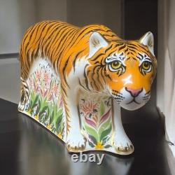 Royal Crown Derby Sumatran Tigress Gold Stopper New Boxed Genuine Royal Crown Derby Sumatran Tigress Gold Stopper New Boxed Genuine