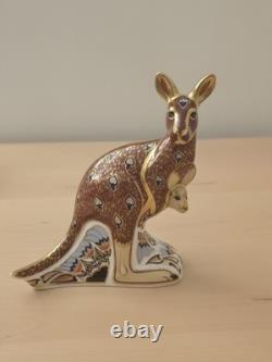 Royal Crown Derby The Australian Collection Kangaroo Paperweight Gold Stopper