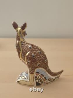Royal Crown Derby The Australian Collection Kangaroo Paperweight Gold Stopper