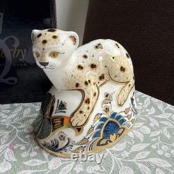 Royal Crown Derby The Leopard Cub Paperweight Gold