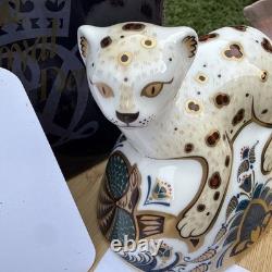 Royal Crown Derby The Leopard Cub Paperweight Gold