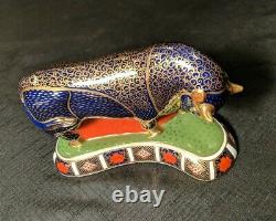 Signed Royal Crown Derby Large Bull withSilver or Gold Stopper. Paperweight