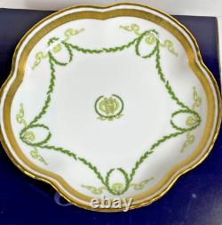 The Titanic Dinner Service that was never used by Royal Crown Derby