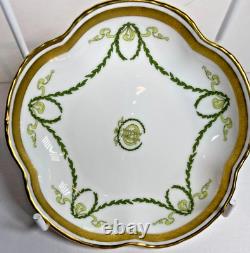 The Titanic Dinner Service that was never used by Royal Crown Derby