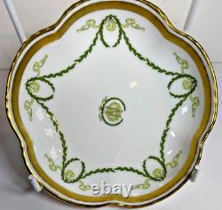 The Titanic Dinner Service that was never used by Royal Crown Derby